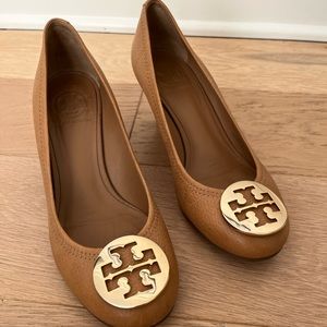 Tory Burch Nude Leather wedges